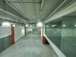 Auto World (D12), Warehouse #591797141